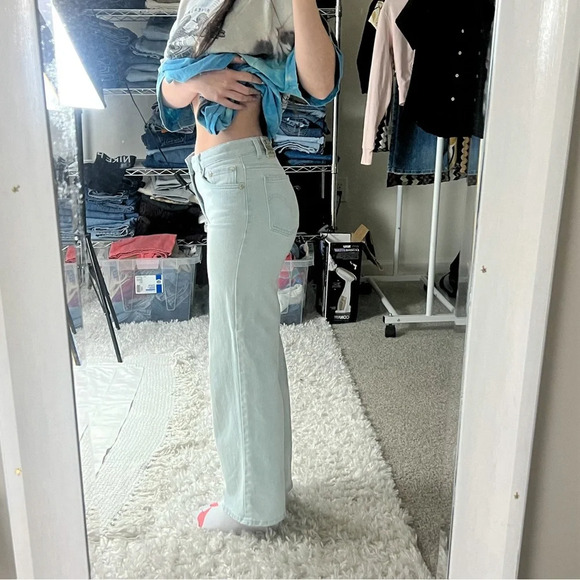 Levi’s Silvertab Light Wash Baggy Jeans - Picture 11 of 11